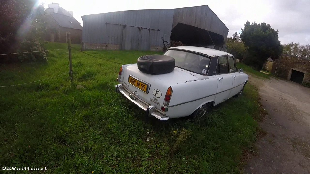 Voiture anglaise Rover V8 3500 P6 année 1972 . Cylindrée 3,532 L . puissance 151 cv . Année de productions 1968 à 1972