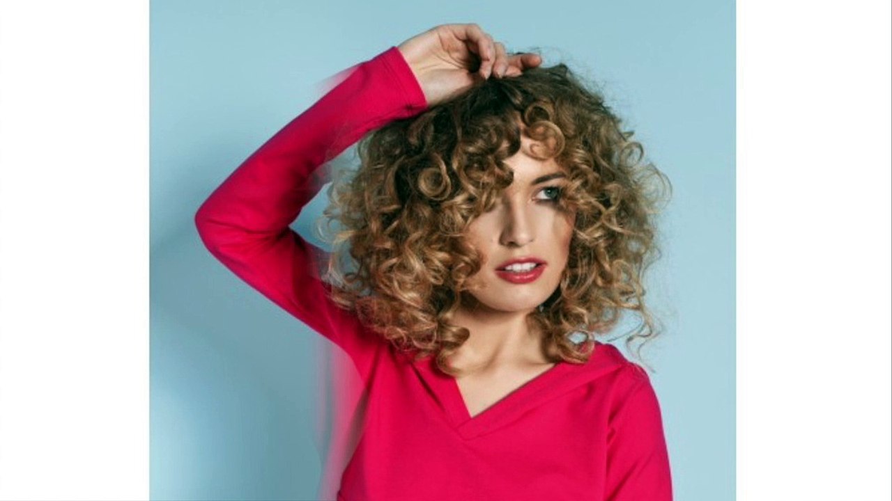 CZARUJĄCA JOY - BLUZA Z KAPTUREM