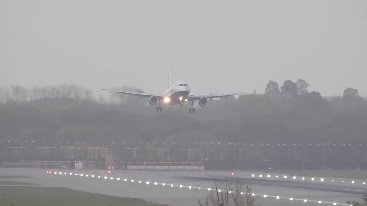 Bumpy landings at Gatwick during Storm Brian 21 Oct 2017