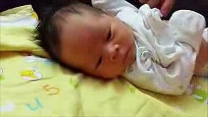 Day28 - Newborn Baby Wilson POOPED HIMSELF with PROOF SHOWN!