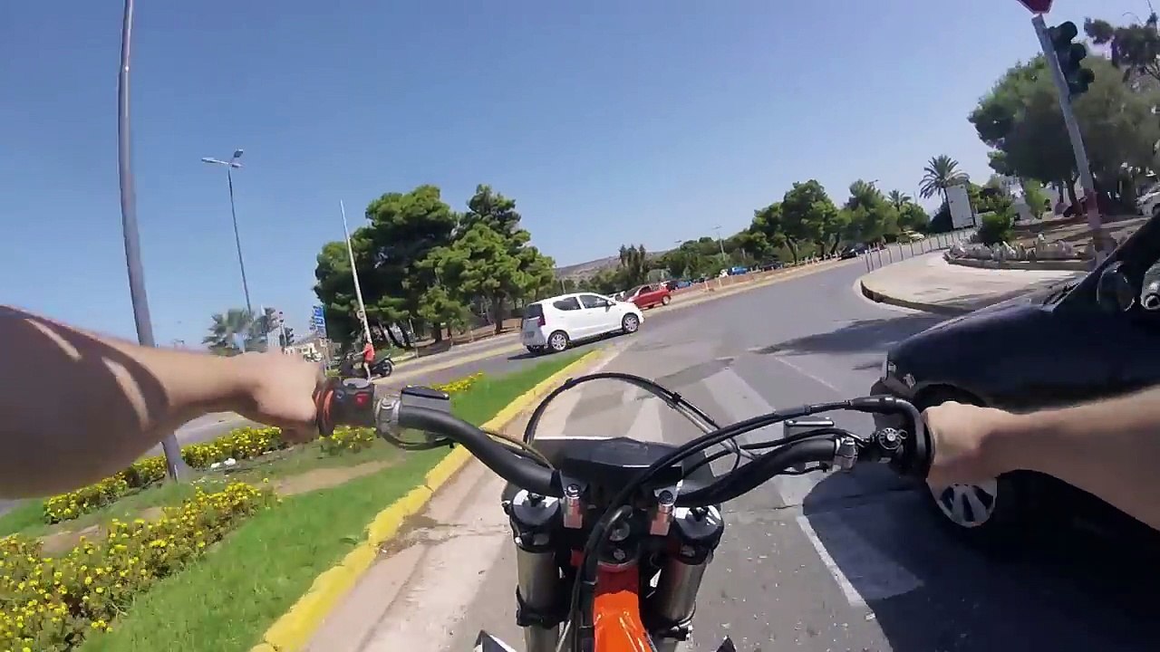 ALX - ΒΑΡΕΘΗΚΑ ΝΑ ΠΕΦΤΩ. (Κλέβω το 690) - ATH BIKELIFE - MOTOVLOG #2
