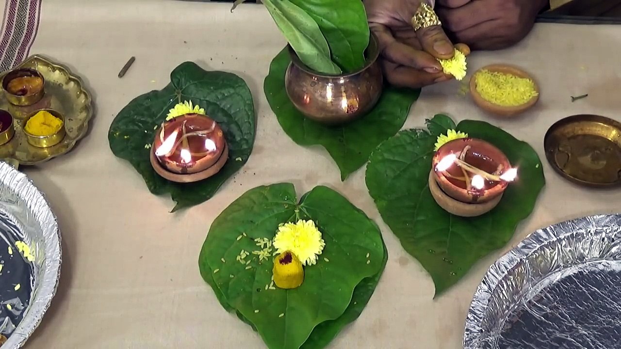 మొదటి రోజు దీపం ఇలా .. Chirravuri Foundation Jayam Teugu Devotional Remedies puja solution ism hindu