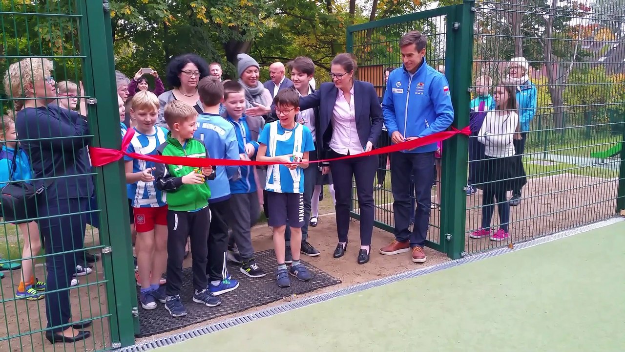 Otwarcie nowego boiska "Czerwonej szkoły" w Oliwie / StaraOliwa.pl