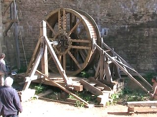 Guédelon-2009-Cage à écureuil (4)
