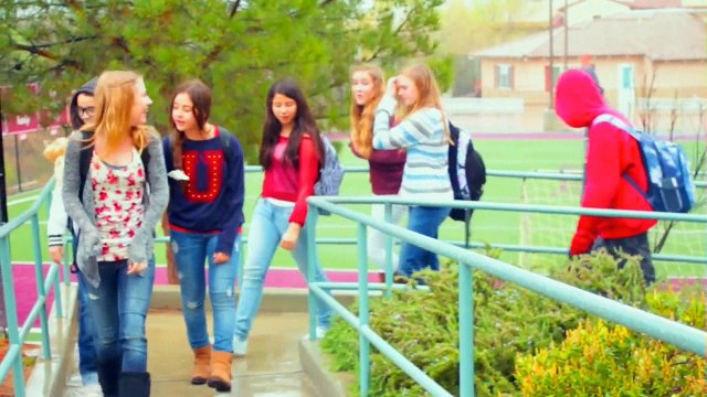 Clip de la chanson China Doll , interprétée par Hailey Belle - 2013