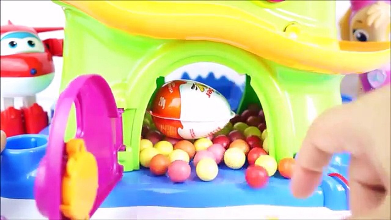 PATRULHA CANINA CASINHA DE ATIVIDADES COM OVOS SURPRESAS SUPER WINGS E PAW PATROL em Português