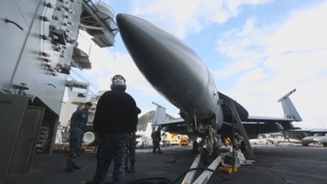 Portaaviones USS Ronald Reagan (CVN 76) llega a la costa de Busan