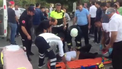 Manavgat'ta Kaza Yapan Motosiklet Yandı