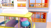Świnka Peppa złamała nogę i pojechała do szpitala - Bajka po polsku Playmobil