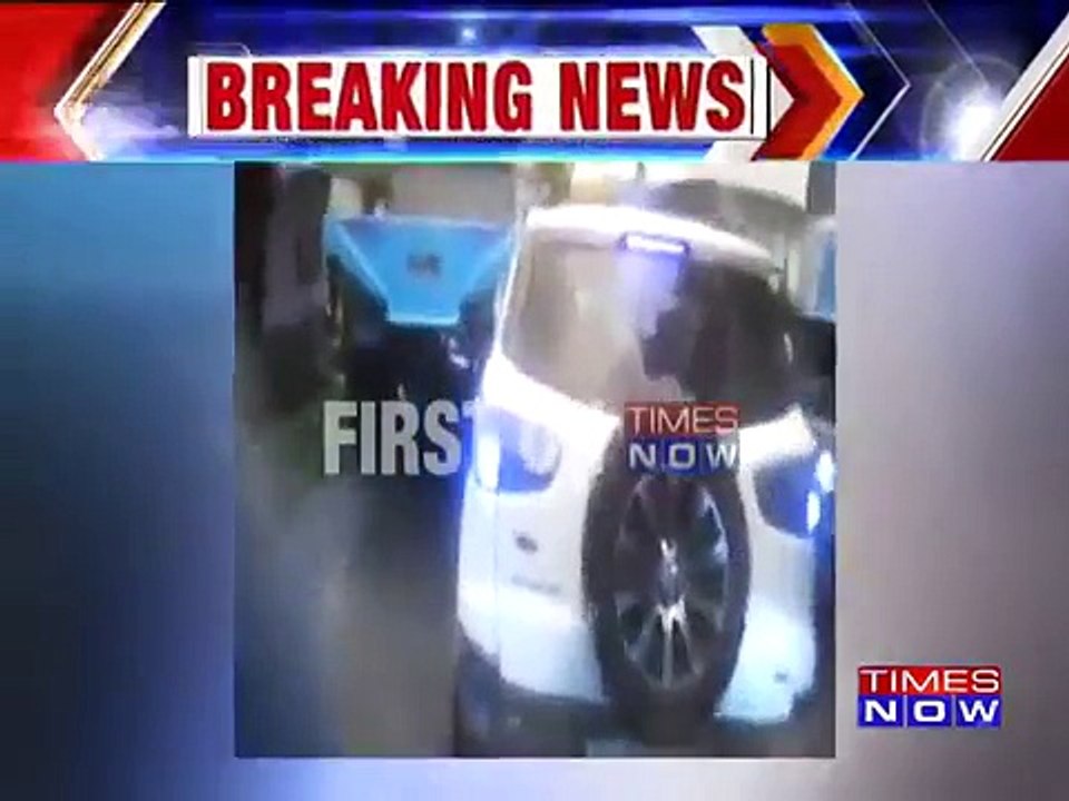 SHOCKING! SUV Driver Refuses To Give Way To Ambulance In Kerala's Kochi