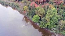 Un combat entre un orignal et un loup filmé par un drone