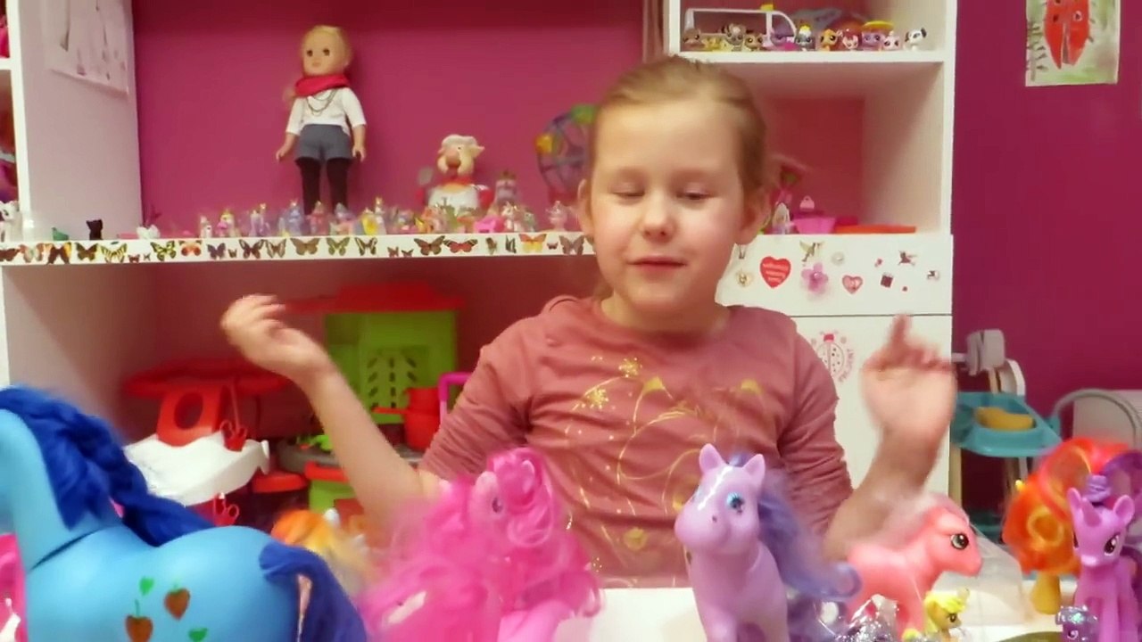 Gang Świeżaków w APTECE HIT !!! Świeżaki idą do apteki Baw się ze mną z Lenką