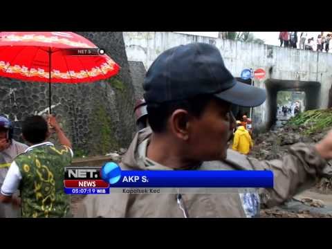 Tanggul di Banyumas Jebol Menghambat Lalu lIntas Kendaraan - NET5