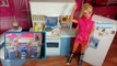 Cocina, Recamara y Sala De Barbie/ Barbies Kitchen So Real, So Now