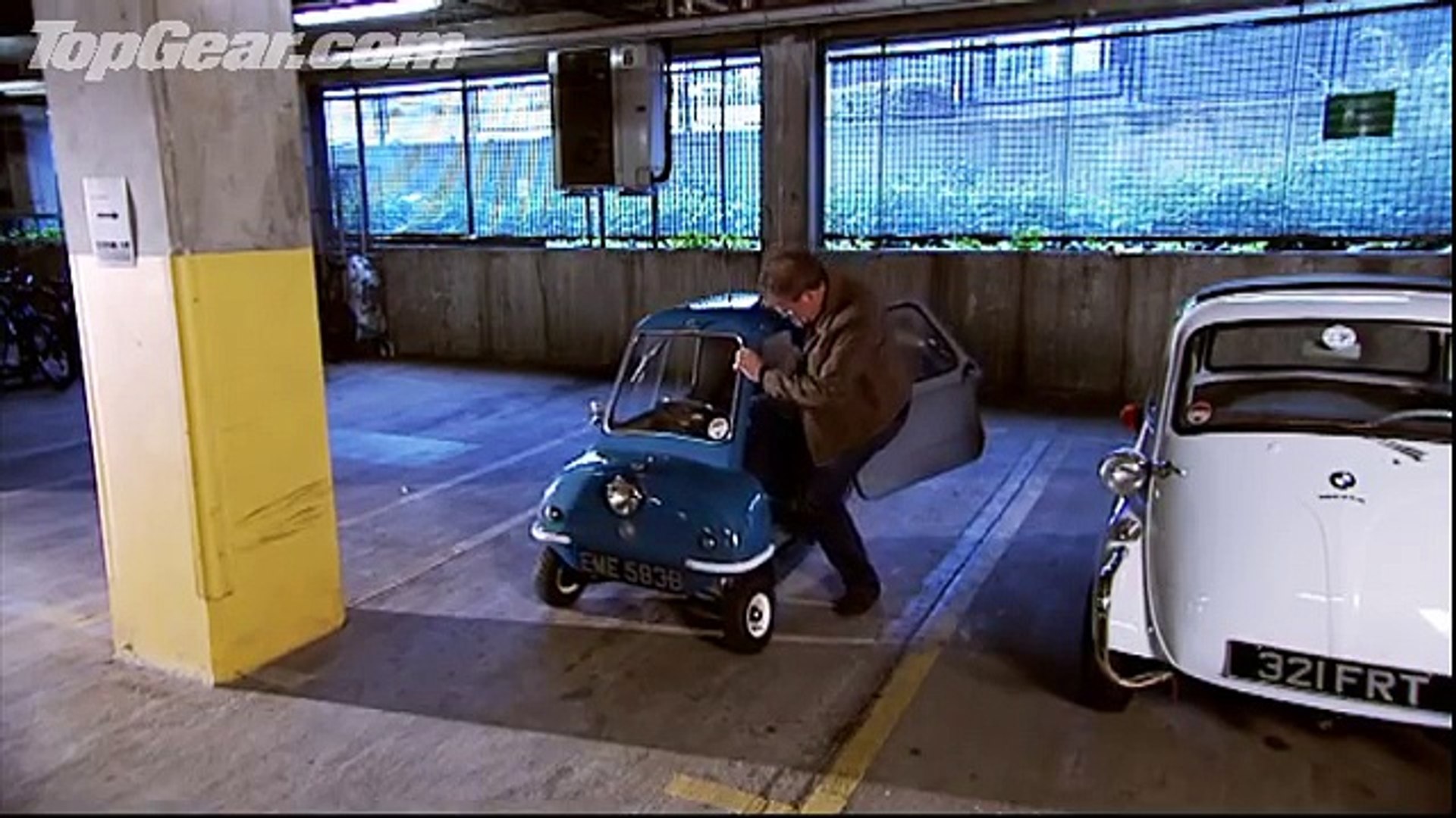 The Smallest Car in the World at the BBC - Top Gear - BBC - Vidéo  Dailymotion