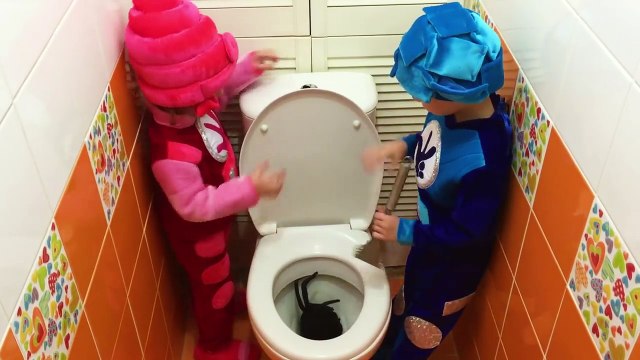 Фиксики - УНИТАЗ ОГРОМНЫЙ Паук Змея Сороконожка (Новая серия Фиксики 2016) Мультфильм для детей