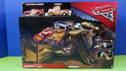 Disney Cars 3 Lightning McQueen Races Jackson Storm On Midnight Jump Set With Cars Carrying Case