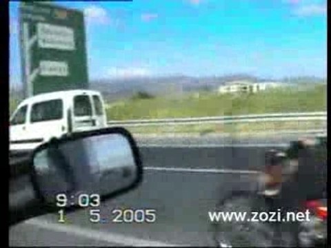 Mobylette-autoroute à 130 km/h