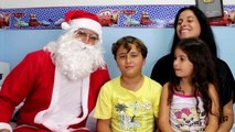 Jogamos o Papai Noel na Piscina (Pt. 2) Papai Noel ataca a família da Maria Clara e JP