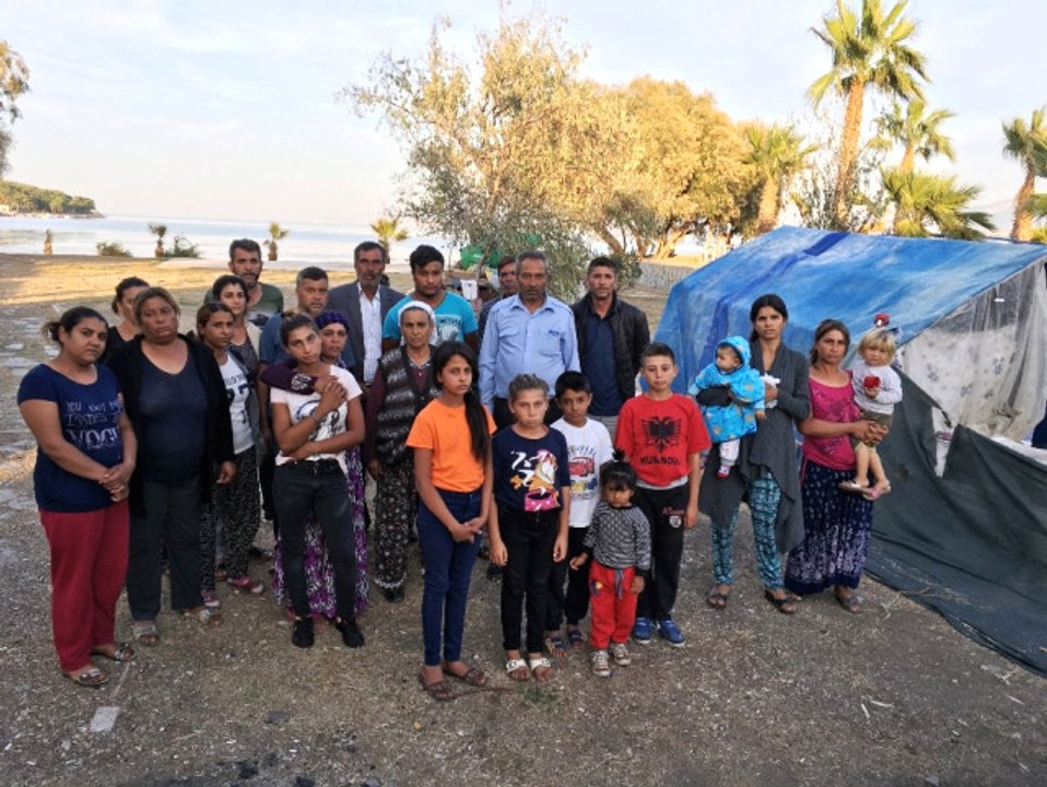 Mahallelerinden Sopalarla Kovulan 11 Hanelik Aile, Plajda Yaşıyor: Çocuklarımız Geceleri Titriyor