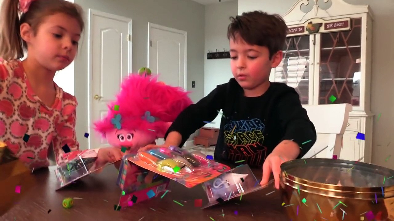 TROLLS POPPY Nose Picking Booger Game with Surprise Toys | Gross Games for Kids