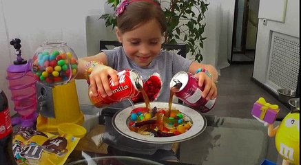 Video herunterladen: Bad Baby Real Food vs Candy Food Johny Johny Yes Papa Nursery Rhymes Songs for Children and Toddlers