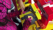 SPIDERMAN MCDONALDS DRIVE THRU Prank! Pretend Play Food Chocolate Joker Hulk Spiderbaby Ride On Cars