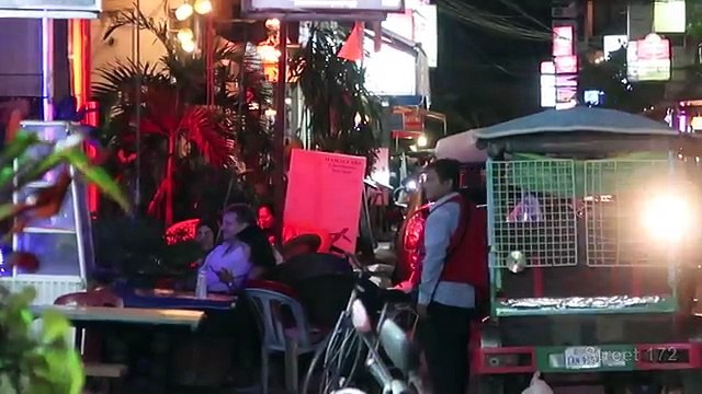 Cambodia Nightlife - Phnom Penh Night Scenes | B112