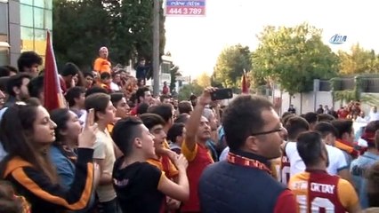 Galatasaray, Derbi İçin Yola Çıktı