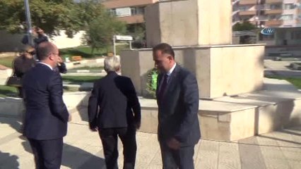 Prof.dr. Canan Karatay: "Zeytin Ömrü Uzatıyor"