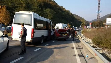 Minibüs Otomobile Çarptı: 7 Yaralı