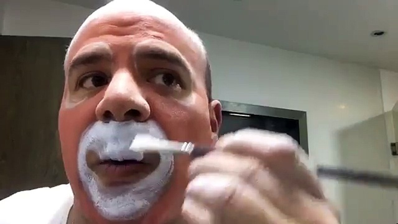 PLATANITO SHOW LAMENTA THE DEATH OF HIS FRIEND KARLA LUNA AND THE SISMOS OCCURRED IN MEXICO LIFE FOLLOWS (PLATANITO SHOW LAMENTA LA MUERTE DE SU AMIGA KARLA LUNA Y LOS SISMOS OCURRIDOS EN MÉXICO LA VIDA SIGUE)