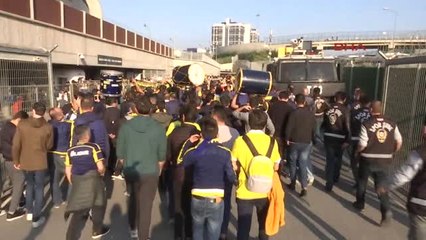Fenerbahçe Taraftarı Türk Telekom Stadı'na Ulaştı