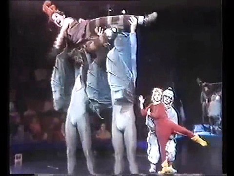 Chanson de l'autruche dans la comédie musicale Emilie Jolie - 1985