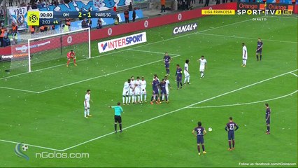 But sur coup-franc Edinson Cavani - OM VS PSG 2-2 (22-10-2017)