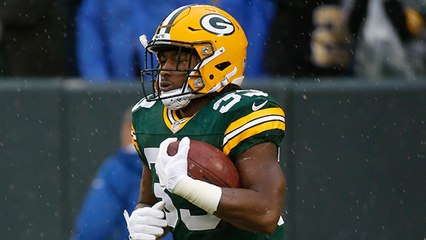 Aaron Jones bounces to his right, separates for 21-yard run