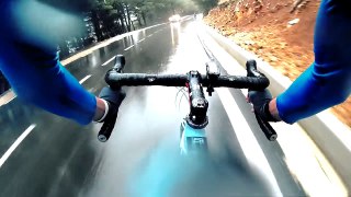 Extreme Road Bike Descent / Downhill IN THE RAIN