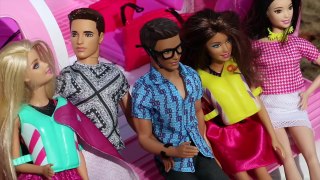 BARBIE PLANE CRASH | Beach Vacation Gone Wrong In This Doll Episode