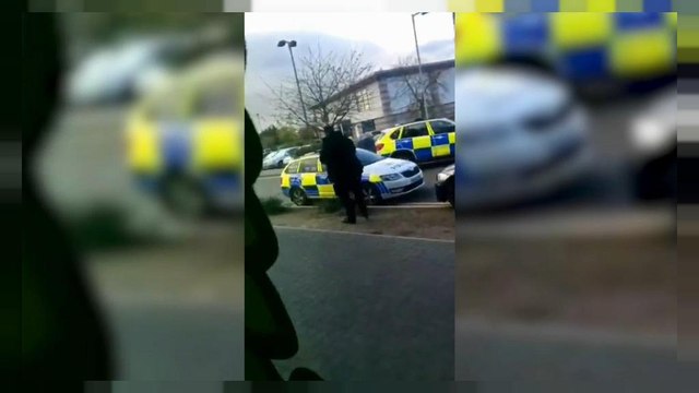 Un hombre armado habría tomado como rehenes a varias personas en un parque de ocio de Nuneaton, cerca de Birmingham, según varias informaciones