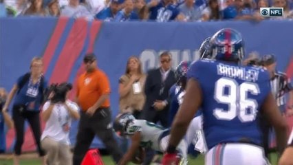 Russell Wilson airs it out to Doug Baldwin for huge 32-yard gain