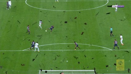 Luiz Gustavo's long-range opener in the Classique