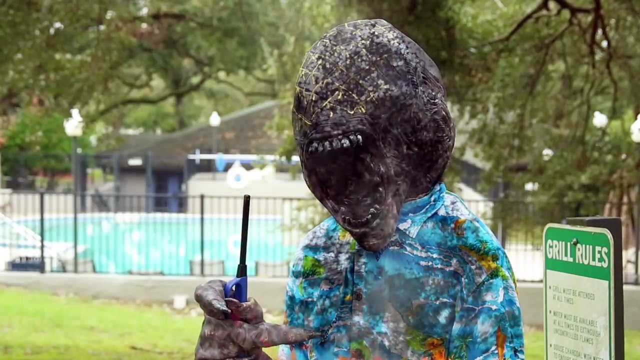 Diary of a Wimpy Alien 3 WAR DOG DAYS (Wimpy Kid / Alien / Predator Parody)