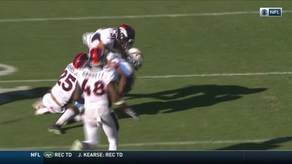 Melvin Gordon finds the gap on 21-yard run up the middle