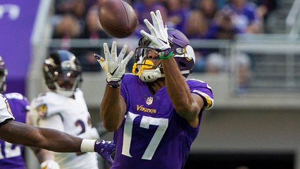 Jarius Wright lays out for 30-yard catch