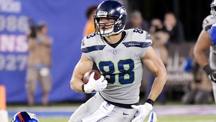 Jimmy Graham takes off on 29-yard catch and run