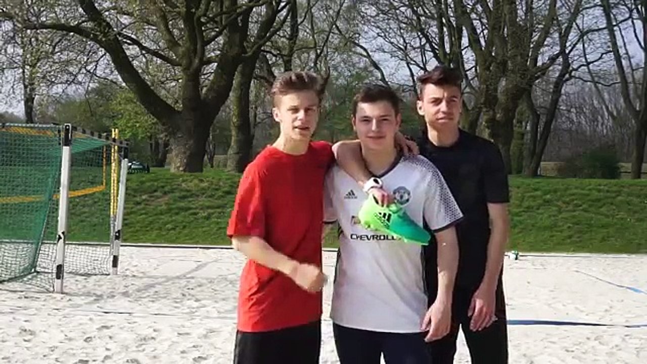 VOLLEY FUßBALL CHALLENGE AM STRAND!