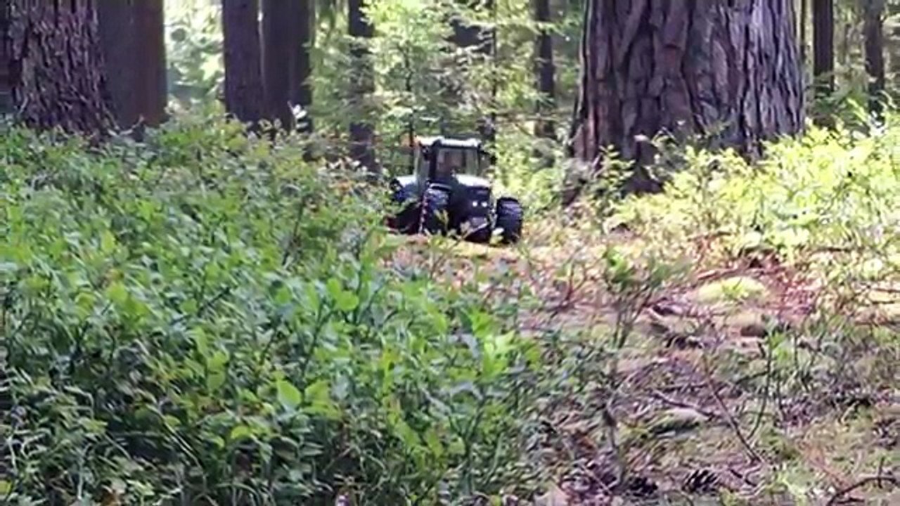 BRUDER TOYS TRACTOR exhibition Farm