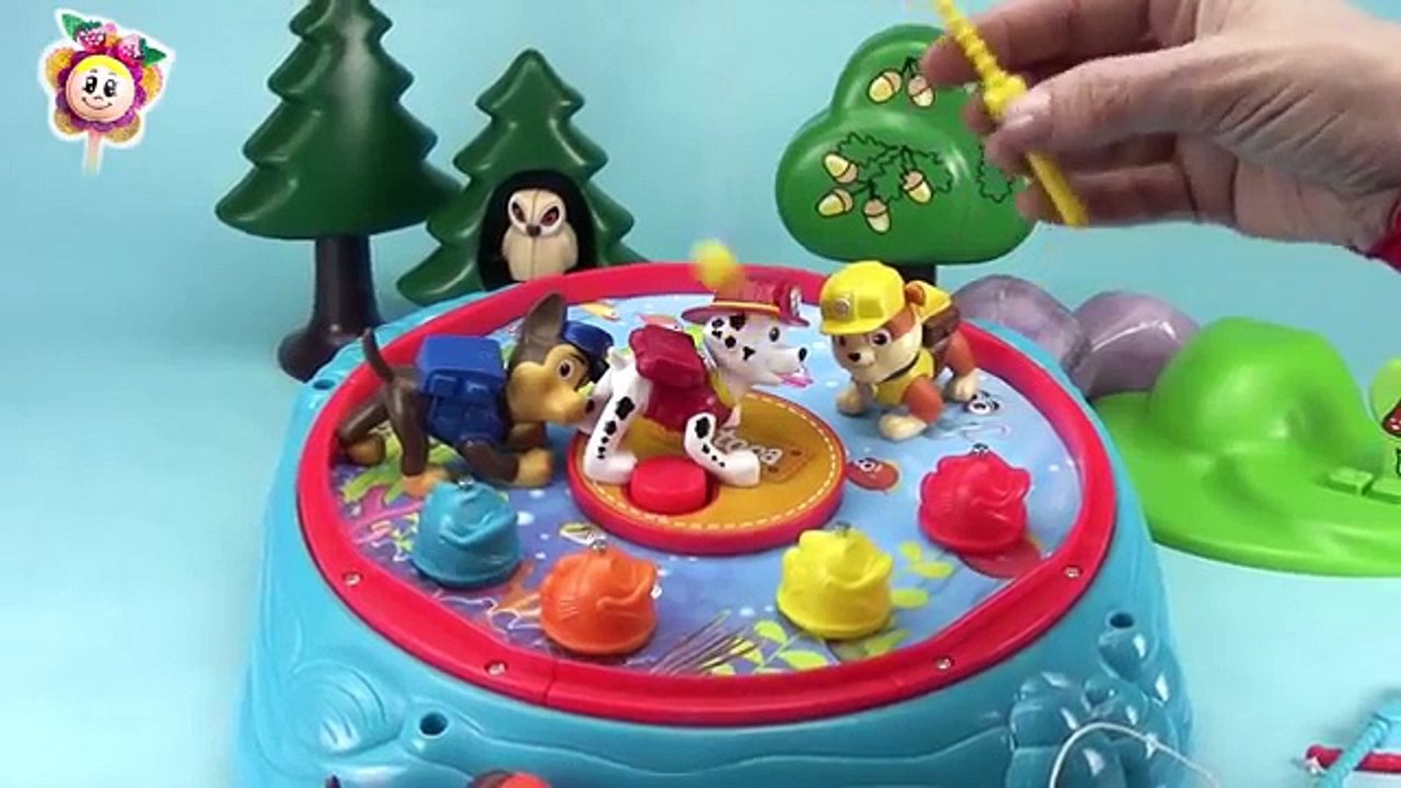 La PATRULLA CANINA: rescate de los peces / La patrulla cachorro en español y el juego de pescar