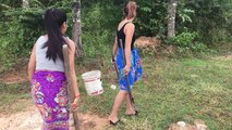 Deep Hole Fishing - Cambodian Catch Fish Using Deep Hole - How To Catch Using Fish Trap