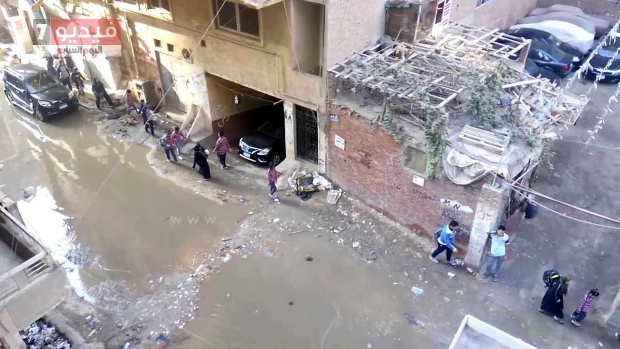 مياه المجارى تغرق شارع محمود عارف بالمريوطية.. والأهالى تستغيث